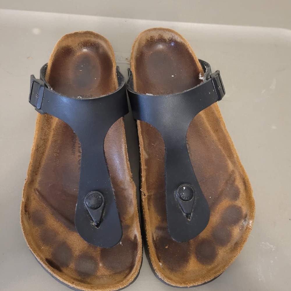 Birkenstock Women Gizeh BS Thong Sandals Black Leather Cork Size 38.    US 7-8